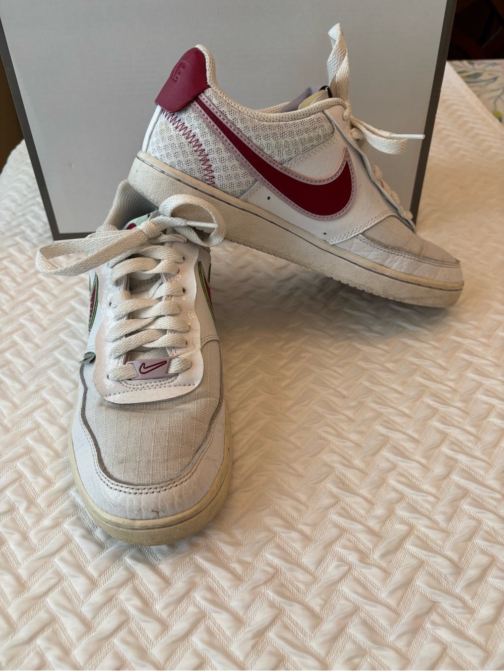 Nike Women’s 7 White Sneakers with Pink Heart Details and Green Swoosh